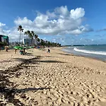 Espaçoso 3/4 a duas quadras da Praia de Jatiúca
