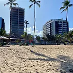 Espaçoso 3/4 a duas quadras da Praia de Jatiúca
