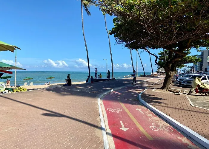 Espaçoso 3/4 a duas quadras da Praia de Jatiúca